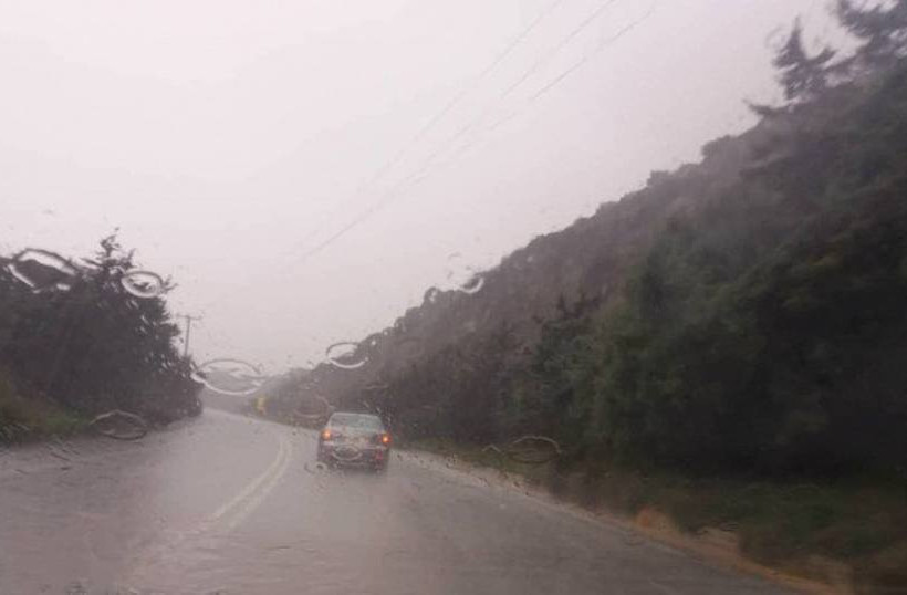 Καιρός: Προβλήματα στο οδικό δίκτυο των Χανίων - Με προσοχή η κυκλοφορία στην Εθνική Οδό (pics)