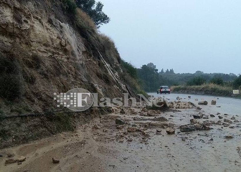 Καιρός: Προβλήματα στο οδικό δίκτυο των Χανίων - Με προσοχή η κυκλοφορία στην Εθνική Οδό (pics)