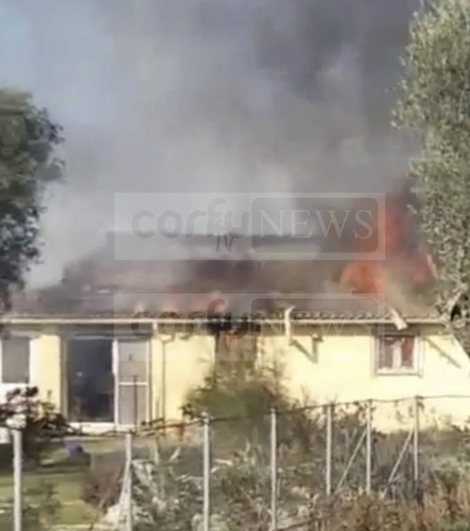 Τραγωδία στην Κέρκυρα: Νεκρή γυναίκα εντοπίστηκε σε φλεγόμενο σπίτι