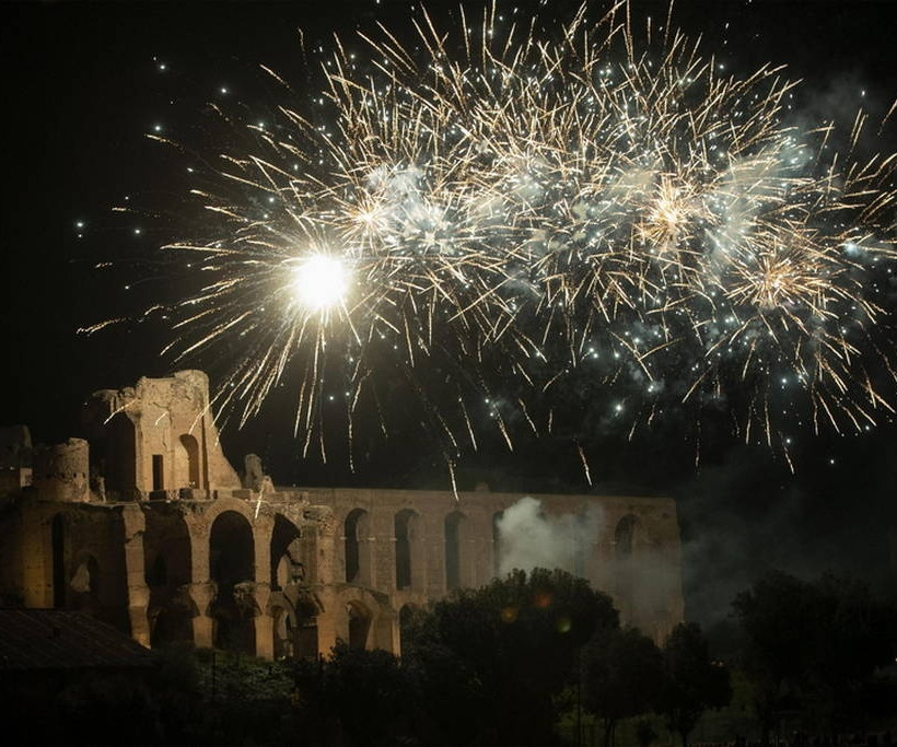 Πυροτεχνήματα, σόου και... ελπίδα - Έτσι υποδέχτηκε ο πλανήτης το 2019