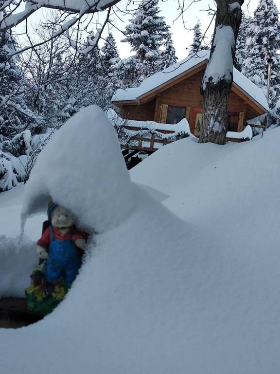 Καιρός: Σε επιφυλακή η Φθιώτιδα - Πολλά χωριά είναι αποκλεισμένα από το χιόνι (pics+vid)