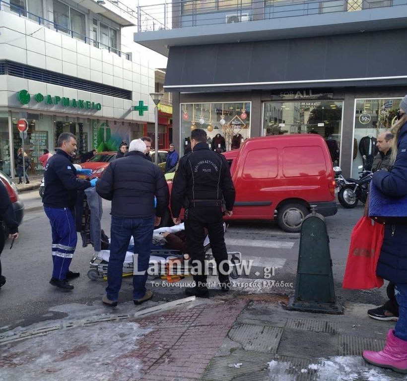Λαμία: Αιμόφυρτος ηλικιωμένος μεταφέρθηκε στο Νοσοκομείο (pics)