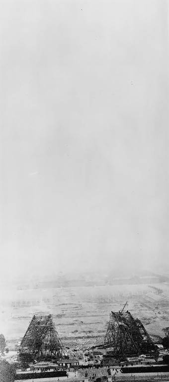 Σπάνιες φωτογραφίες: Έτσι φτιάχτηκε ο πύργος του Άιφελ 