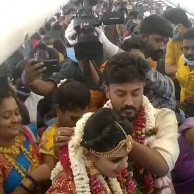 Ινδοί γάμος αεροπλάνο