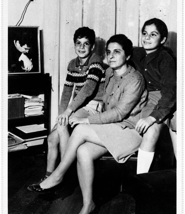 Μυρτώ Θεοδωράκη