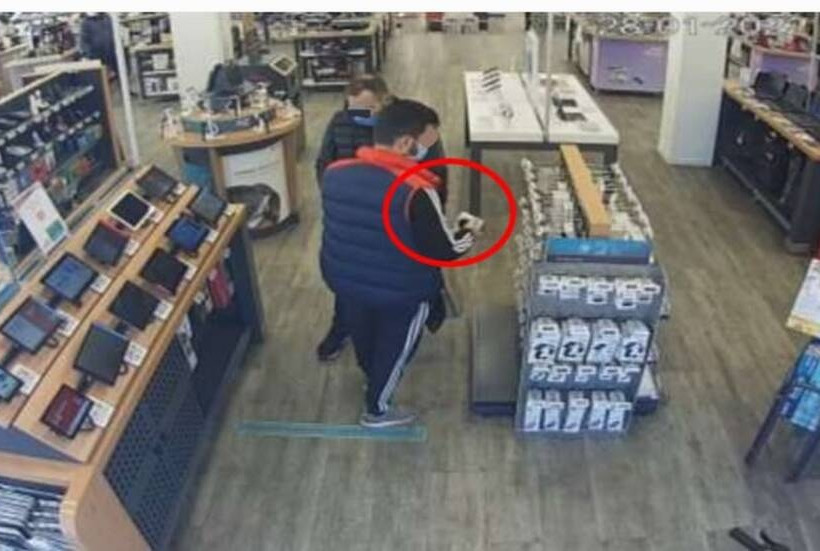 Η δράση της σπείρας στα εμπορικά κέντρα