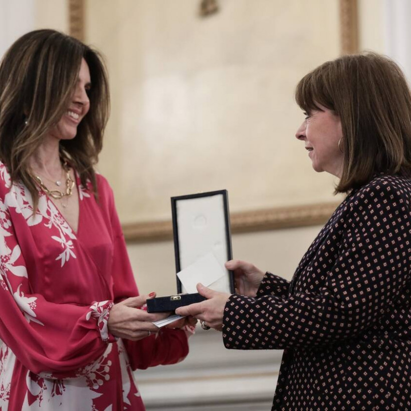 Μπουρλά: Βραβεύτηκε από την Σακελλαροπούλου για την προσφορά του