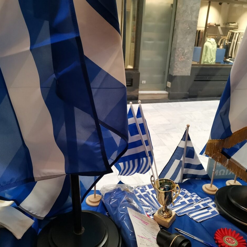 Η προθήκη του καταστήματος