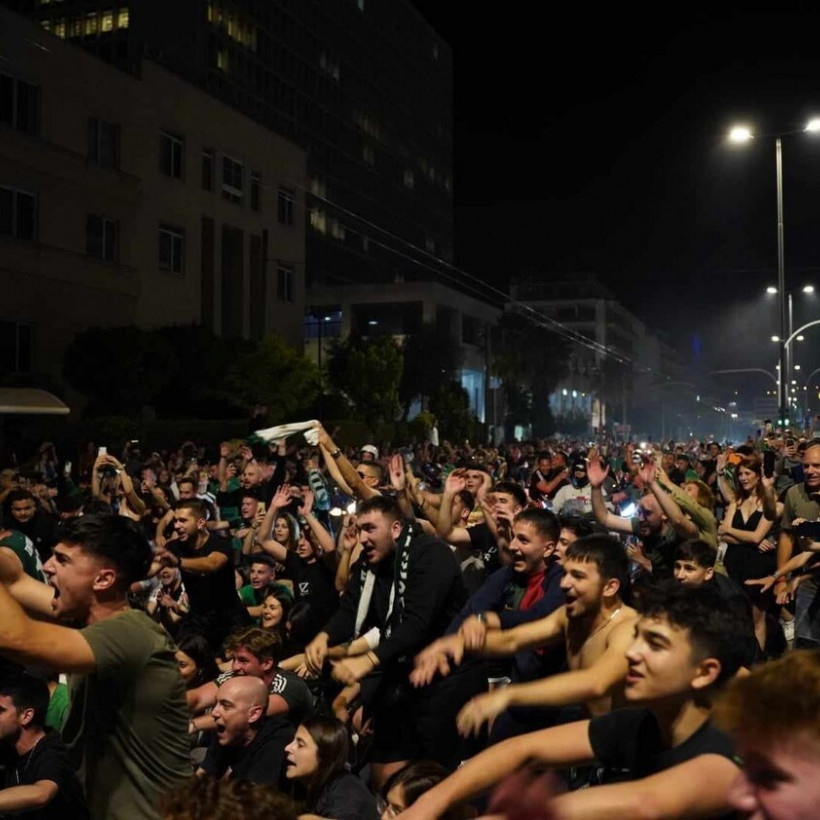 Το γλέντι των οπαδών του Παναθηναϊκού