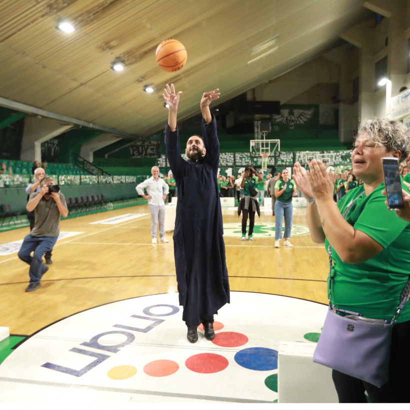Panathinaikos-Priest