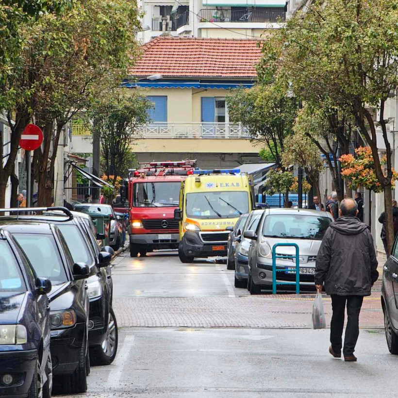 Λάρισα: Ηλικιωμένος έπεσε από τον δεύτερο όροφο πολυκατοικίας 202504150946587193