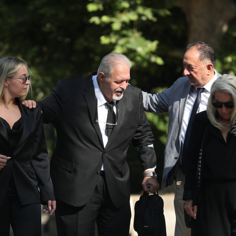 [378619] ΣΕ ΛΑΪΚΟ ΠΡΟΣΚΥΝΗΜΑ Η ΣΟΡΟΣ ΤΟΥ ΠΕΤΡΟΛΟΥΚΑ ΧΑΛΚΙΑ ΣΤΗΝ ΜΗΤΡΟΠΟΛΗ ΑΘΗΝΩΝ   
(ΣΩΤΗΡΗΣ ΔΗΜΗΤΡΟΠΟΥΛΟΣ/EUROKINISSI)