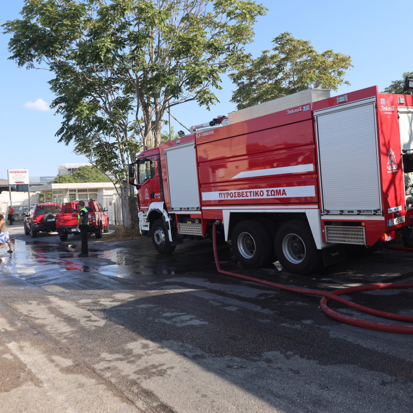 [379763] ΠΥΡΚΑΓΙΑ ΣΕ ΧΩΡΟ ΕΡΓΟΣΤΑΣΙΟΥ ΣΤΟ ΑΙΓΑΛΕΩ (ΓΙΑΝΝΗΣ ΠΑΝΑΓΟΠΟΥΛΟΣ / EUROKINISSI)