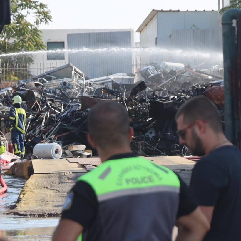 [379763] ΠΥΡΚΑΓΙΑ ΣΕ ΧΩΡΟ ΕΡΓΟΣΤΑΣΙΟΥ ΣΤΟ ΑΙΓΑΛΕΩ (ΓΙΑΝΝΗΣ ΠΑΝΑΓΟΠΟΥΛΟΣ / EUROKINISSI)