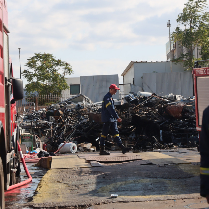 [379763] ΠΥΡΚΑΓΙΑ ΣΕ ΧΩΡΟ ΕΡΓΟΣΤΑΣΙΟΥ ΣΤΟ ΑΙΓΑΛΕΩ (ΓΙΑΝΝΗΣ ΠΑΝΑΓΟΠΟΥΛΟΣ / EUROKINISSI)
