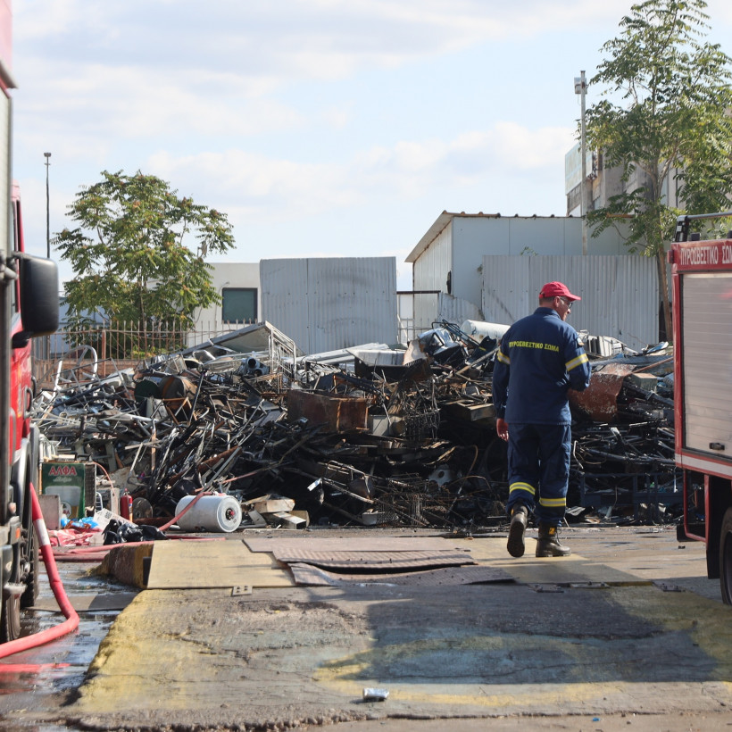 [379763] ΠΥΡΚΑΓΙΑ ΣΕ ΧΩΡΟ ΕΡΓΟΣΤΑΣΙΟΥ ΣΤΟ ΑΙΓΑΛΕΩ (ΓΙΑΝΝΗΣ ΠΑΝΑΓΟΠΟΥΛΟΣ / EUROKINISSI)