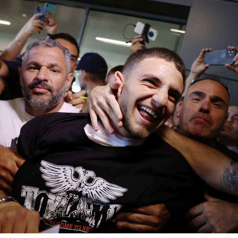 ΑΦΙΞΗ ΤΟΥ ΧΡΗΣΤΟΥ ΖΑΦΕΙΡΗ ΓΙΑ ΤΗΝ ΟΜΑΔΑ ΤΟΥ ΠΑΟΚ