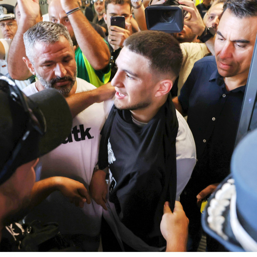 ΑΦΙΞΗ ΤΟΥ ΧΡΗΣΤΟΥ ΖΑΦΕΙΡΗ ΓΙΑ ΤΗΝ ΟΜΑΔΑ ΤΟΥ ΠΑΟΚ