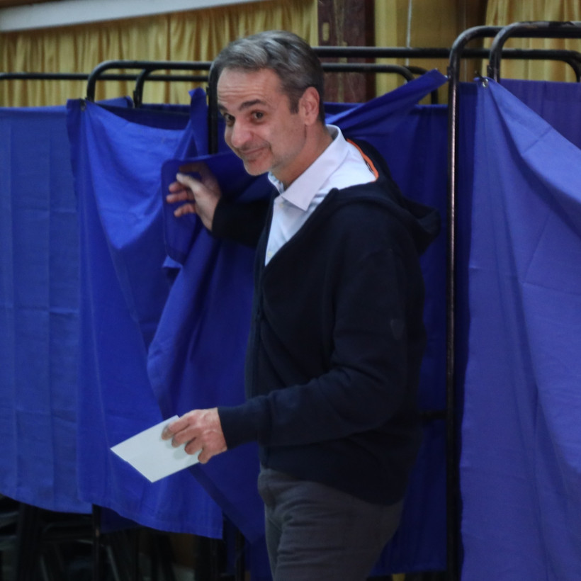 [382312] ΨΗΦΟΦΟΡΙΑ ΑΠΟ ΤΟΝ ΠΡΩΘΥΠΟΥΡΓΟ ΚΑΙ ΠΡΟΕΔΡΟ ΤΗΣ ΝΕΑΣ ΔΗΜΟΚΡΑΤΙΑΣ ΚΥΡΙΑΚΟ ΜΗΤΣΟΤΑΚΗ ΣΤΙΣ ΕΣΩΚΟΜΜΑΤΙΚΕΣ ΕΚΛΟΓΕΣ ΤΗΣ ΝΔ  (ΓΙΑΝΝΗΣ ΠΑΝΑΓΟΠΟΥΛΟΣ/EUROKINISSI)