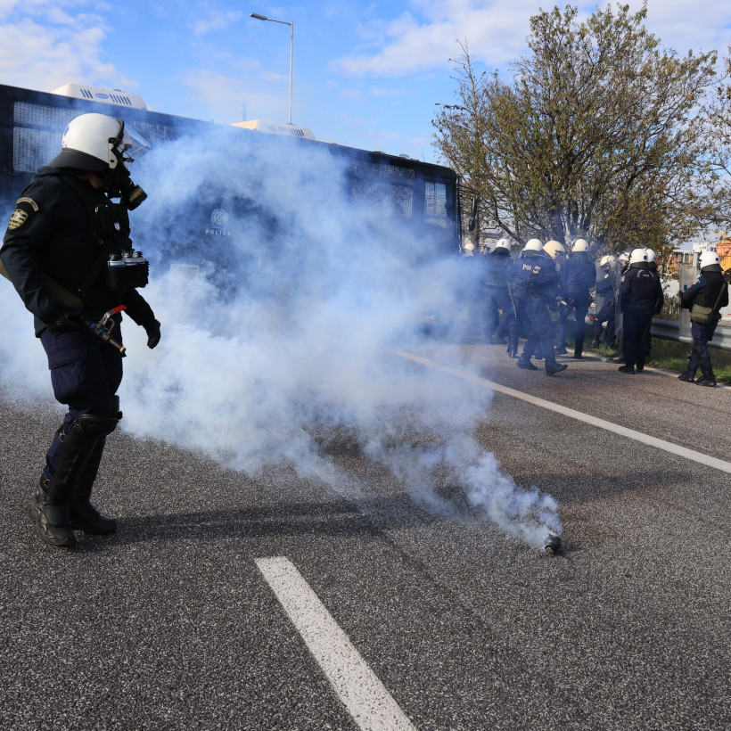 ΑΓΡΟΤΙΚΕΣ ΚΙΝΗΤΟΠΟΙΗΣΕΙΣ ΣΤΟΝ ΚΟΜΒΟ ΤΗΣ ΝΙΚΑΙΑΣ ΚΑΙ ΕΝΤΑΣΗ ΜΕ ΤΗΝ ΑΣΤΥΝΟΜΙΑ