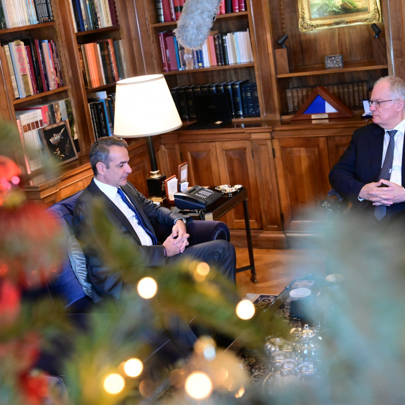 ΣΥΝΑΝΤΗΣΗ ΤΟΥ ΠτΔ ΚΩΣΤΑ ΤΑΣΟΥΛΑ ΜΕ ΤΟΝ ΠΡΩΘΥΠΟΥΡΓΟ ΚΥΡΙΑΚΟ ΜΗΤΣΟΤΑΚΗ  (ΤΑΤΙΑΝΑ ΜΠΟΛΑΡΗ/EUROKINISSI)