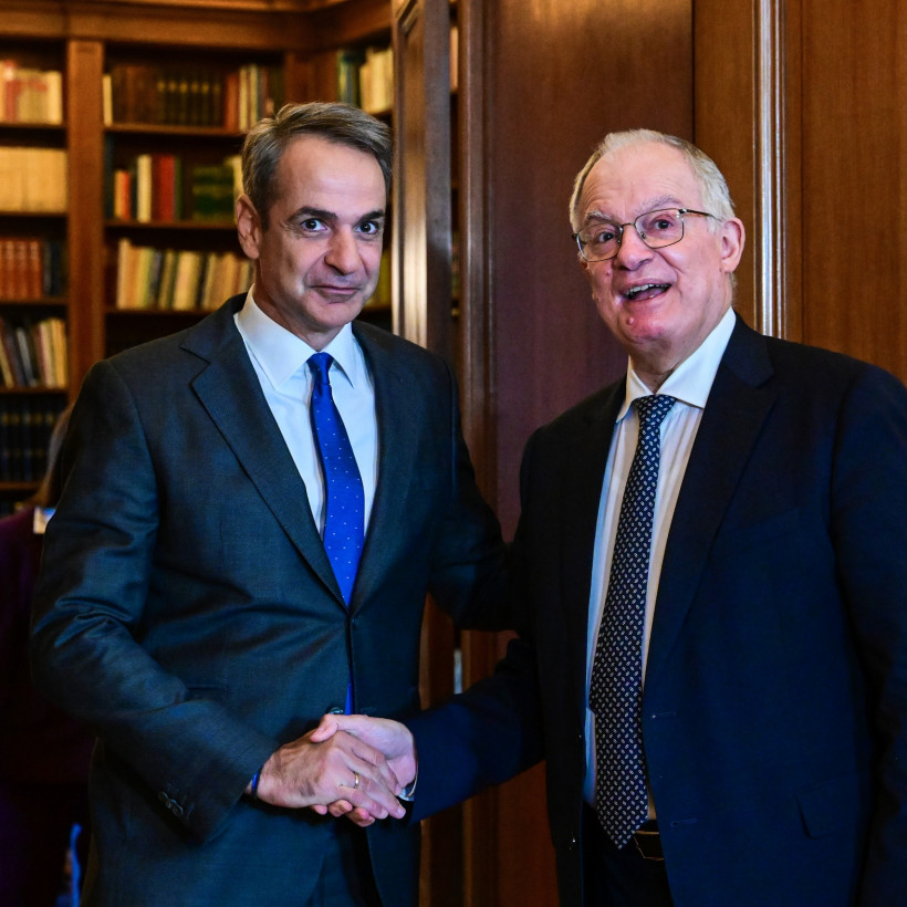 ΣΥΝΑΝΤΗΣΗ ΤΟΥ ΠτΔ ΚΩΣΤΑ ΤΑΣΟΥΛΑ ΜΕ ΤΟΝ ΠΡΩΘΥΠΟΥΡΓΟ ΚΥΡΙΑΚΟ ΜΗΤΣΟΤΑΚΗ  (ΤΑΤΙΑΝΑ ΜΠΟΛΑΡΗ/EUROKINISSI)