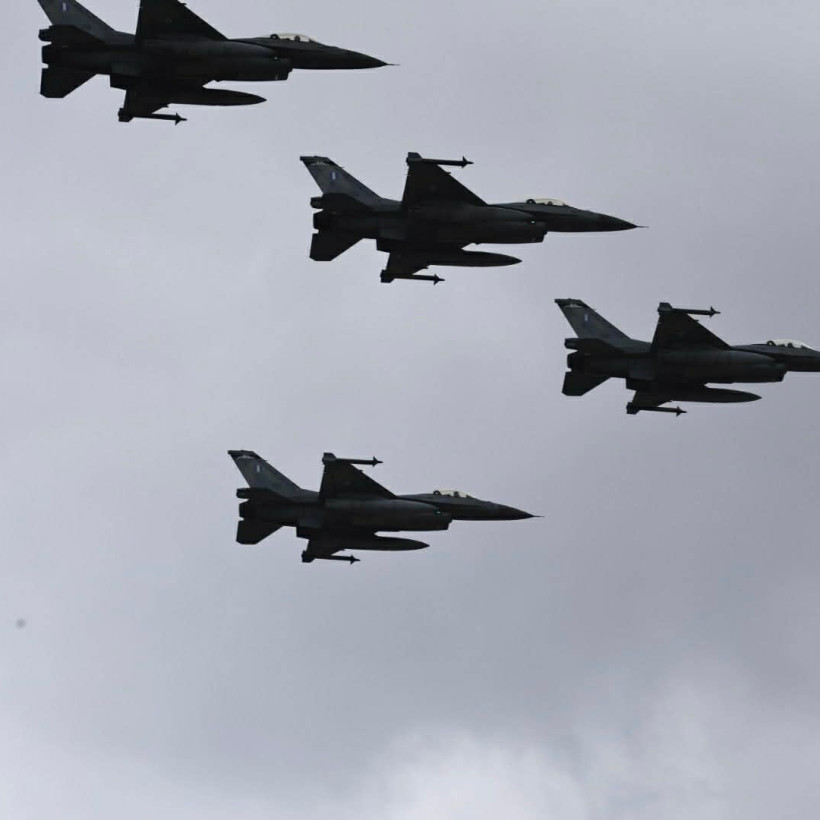 Μαχητικά αεροσκάφη, παρέλαση 25ης Μαρτίου.