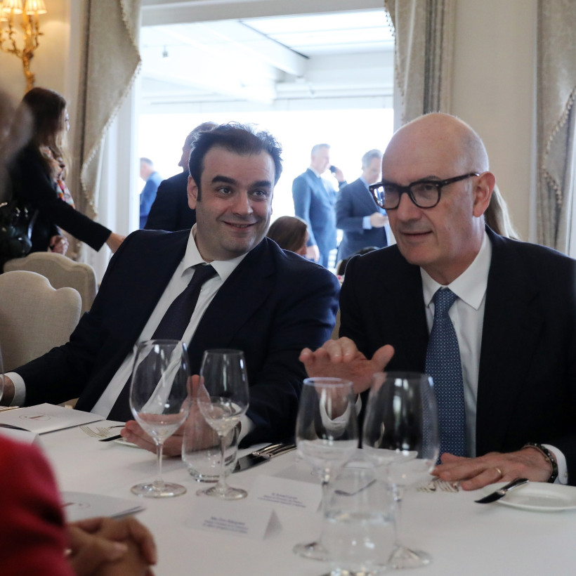 ΕΠΙΣΗΜΟ ΓΕΥΜΑ ΤΟΥ ΥΠΟΥΡΓΟΥ ΕΞΩΤΕΡΙΚΩΝ ΓΙΕΩΡΓΙΟΥ ΓΕΡΑΠΕΤΡΙΤΗ ΠΡΟΣ ΤΟΥΣ ΓΑΛΛΟΥΣ ΥΠΟΥΡΓΟΥΣ ΠΟΥ ΣΥΝΟΔΕΥΟΥΝ ΤΟΝ ΠΡΟΕΔΡΟ ΕΜΑΝΟΥΕΛ ΜΑΚΡΟΝ ΣΤΗΝ ΑΘΗΝΑ