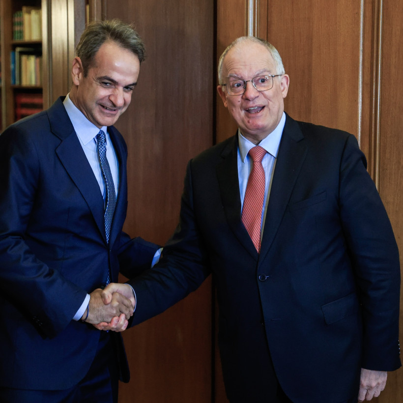 [386589] ΣΥΝΑΝΤΗΣΗ ΤΟΥ ΠτΔ ΚΩΝΣΤΑΝΤΙΝΟΥ ΤΑΣΟΥΛΑ ΜΕ ΤΟΝ ΠΡΩΘΥΠΟΥΡΓΟ ΚΥΡΙΑΚΟ ΜΗΤΣΟΤΑΚΗ (ΓΙΩΡΓΟΣ ΚΟΝΤΑΡΙΝΗΣ/EUROKINISSI)