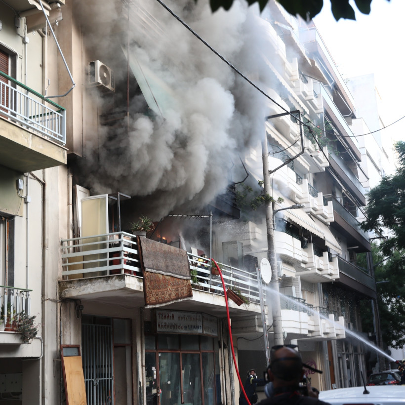 Φωτιά σε διαμέρισμα στον Πειραιά.