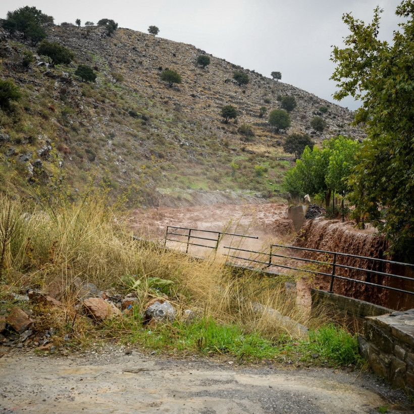ΣΥΝΕΧΙΖΕΤΑΙ ΓΙΑ 3Η ΗΜΕΡΑ Η ΚΑΚΟΚΑΙΡΙΑ ΠΟΥ ΠΛΗΤΤΕΙ ΤΗΝ ΚΡΗΤΗ /ΚΑΤΑΣΤΡΟΦΕΣ ΑΠΟ ΤΟΝ ΜΕΓΑΛΟ ΟΓΚΟ ΝΕΡΟΥ  (ΑΝΤΩΝΗΣ ΖΟΥΡΙΔΑΚΗΣ/EUROKINISSI)