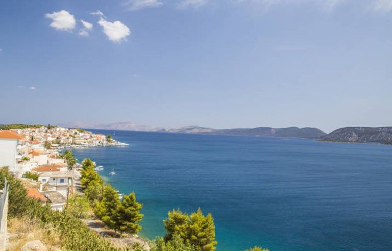 Η γραφική «πόλη - νησί» χτισμένη από το 3.000 π.Χ που βρίσκεται στην Πελοπόννησο dcce2277 x0srp4fr 768x492 1