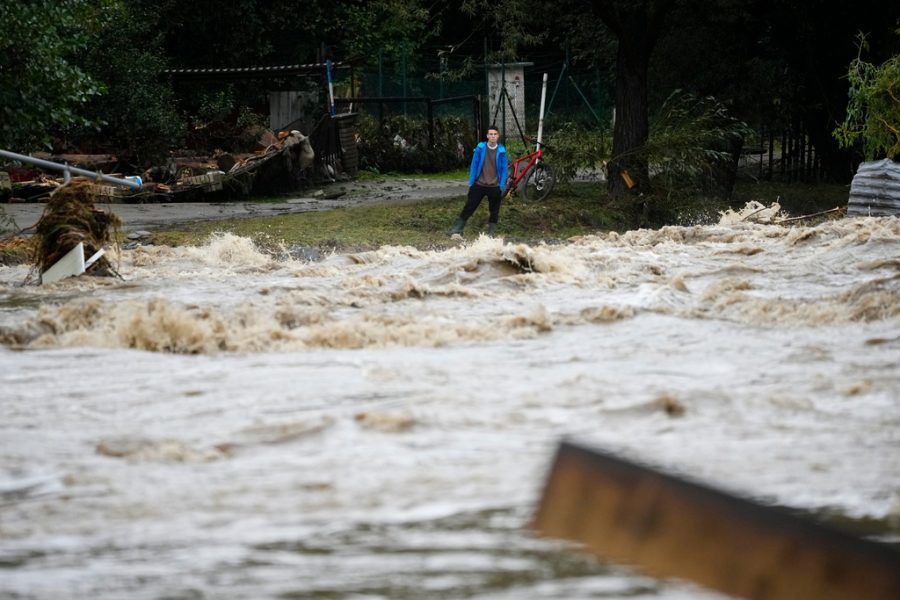 Η κακοκαιρία «Μπόρις» πνίγει την Ευρώπη: Τουλάχιστον 9 οι νεκροί - Εικόνες βιβλικής καταστροφής Czech Republic Floods.jpg