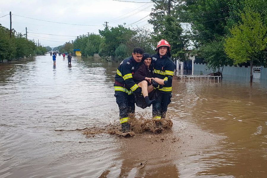 Η κακοκαιρία «Μπόρις» πνίγει την Ευρώπη: Τουλάχιστον 9 οι νεκροί - Εικόνες βιβλικής καταστροφής Romania Floods