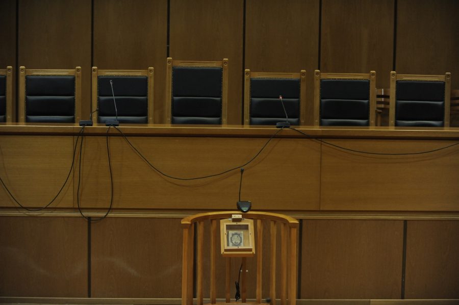 Κρήτη: Στη φυλακή για ενδοοικογενειακή βία 82χρονος - Κραυγή απόγνωσης από μητέρα και κόρη dikastirio
