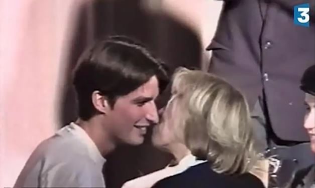 macron2.jpg