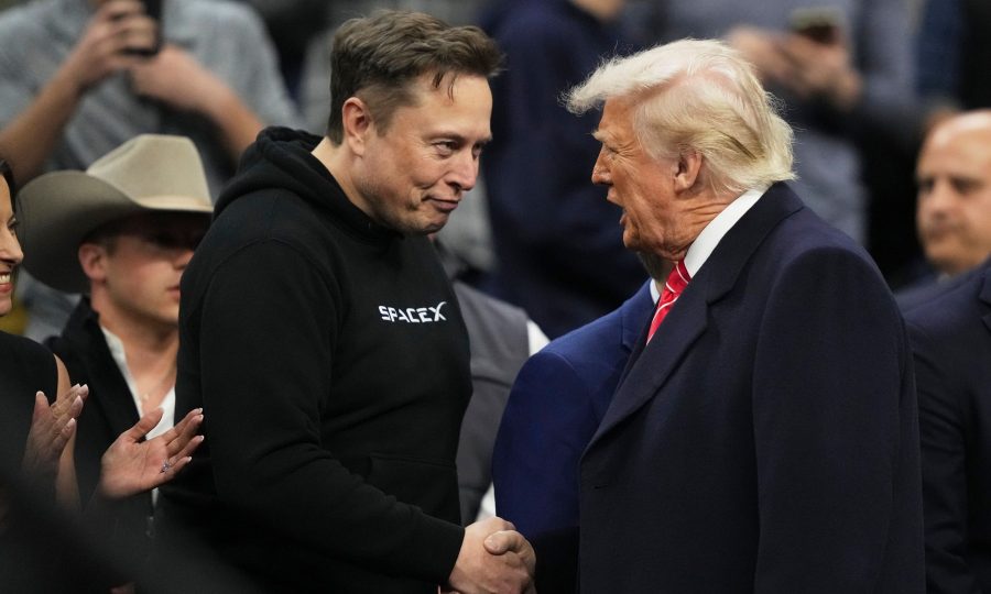 Μασκ: Ο Τραμπ περιλαμβάνεται στην αμαρτωλή λίστα του Επστάιν