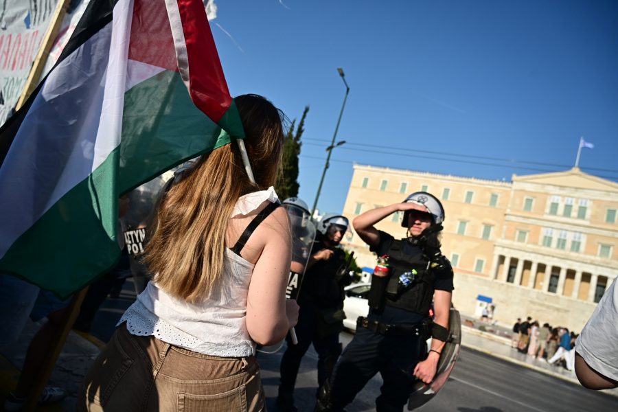 Διαδήλωση - Σύνταγμα