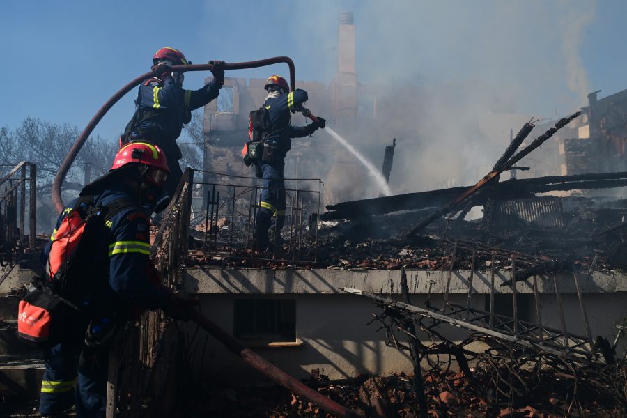 [378974] ΠΥΡΚΑΓΙΑ ΣΤΗΝ ΡΑΦΗΝΑ (ΤΑΤΙΑΝΑ ΜΠΟΛΑΡΗ/EUROKINISSI)