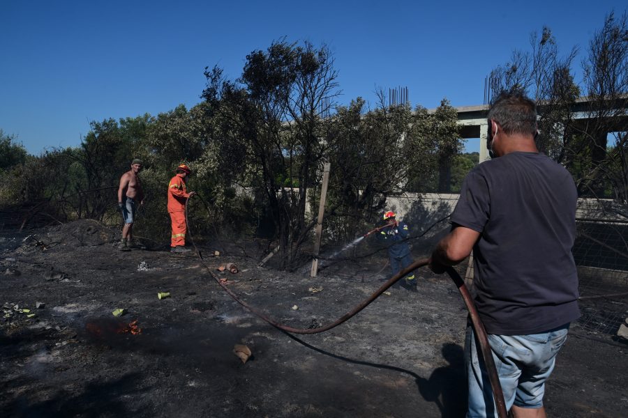 Φωτιά στη Ραφήνα