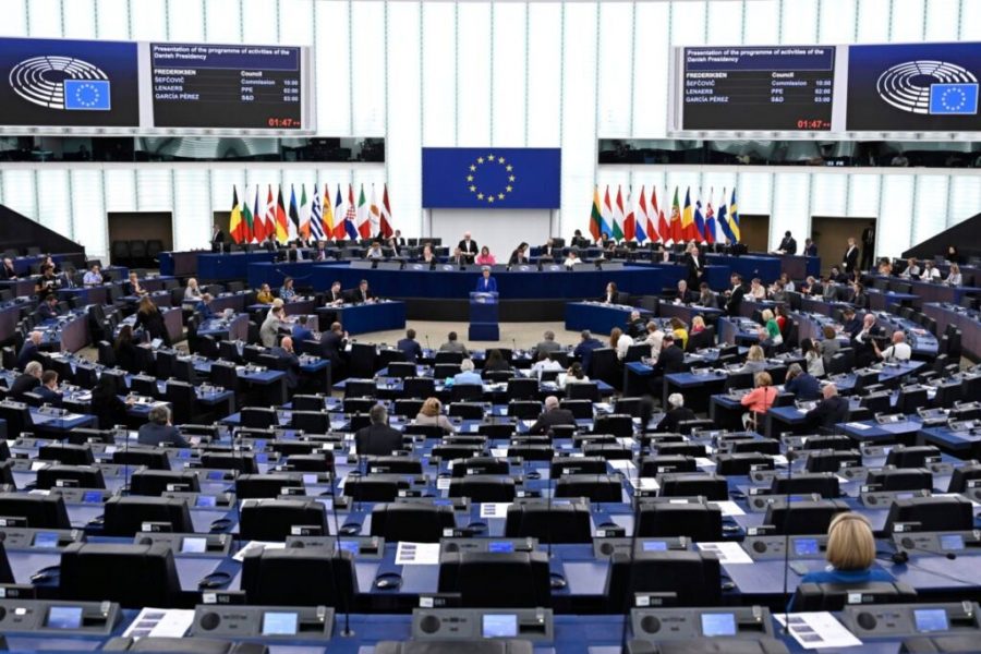 Ψηφίστηκε από το Ευρωπαϊκό Κοινοβούλιο η Έκθεση Προόδου για τη Βόρεια Μακεδονία – Αφαιρέθηκαν οι αναφορές σε «μακεδονική εθνική ταυτότητα και γλώσσα»