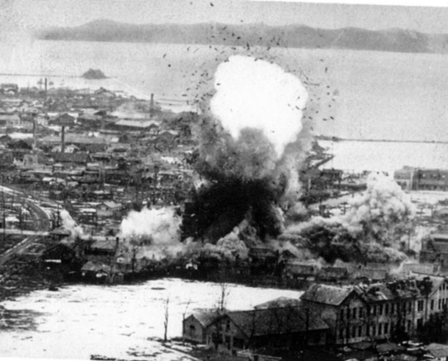 Korean_War_bombing_Wonsan
