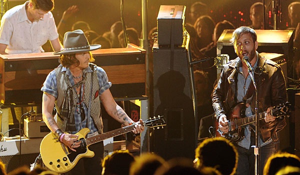 johnny-depp-black-keys-mtv-movie-awards