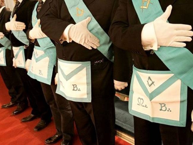 6daf985adaee72ee4620009ba1e40437 XL