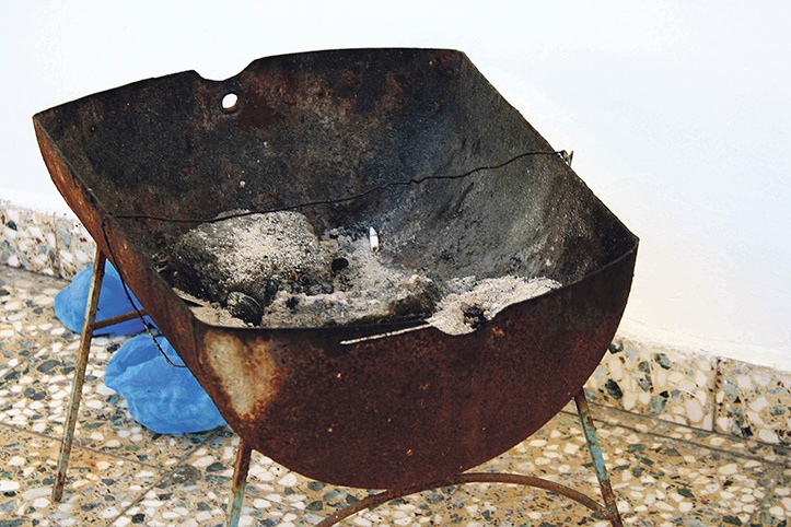 larisa-nekroi-foitites-magkali