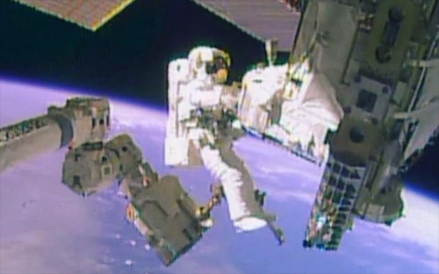 diastimikos-peripatos-gia-episkeues-ston-diethni-diastimiko-stathmo