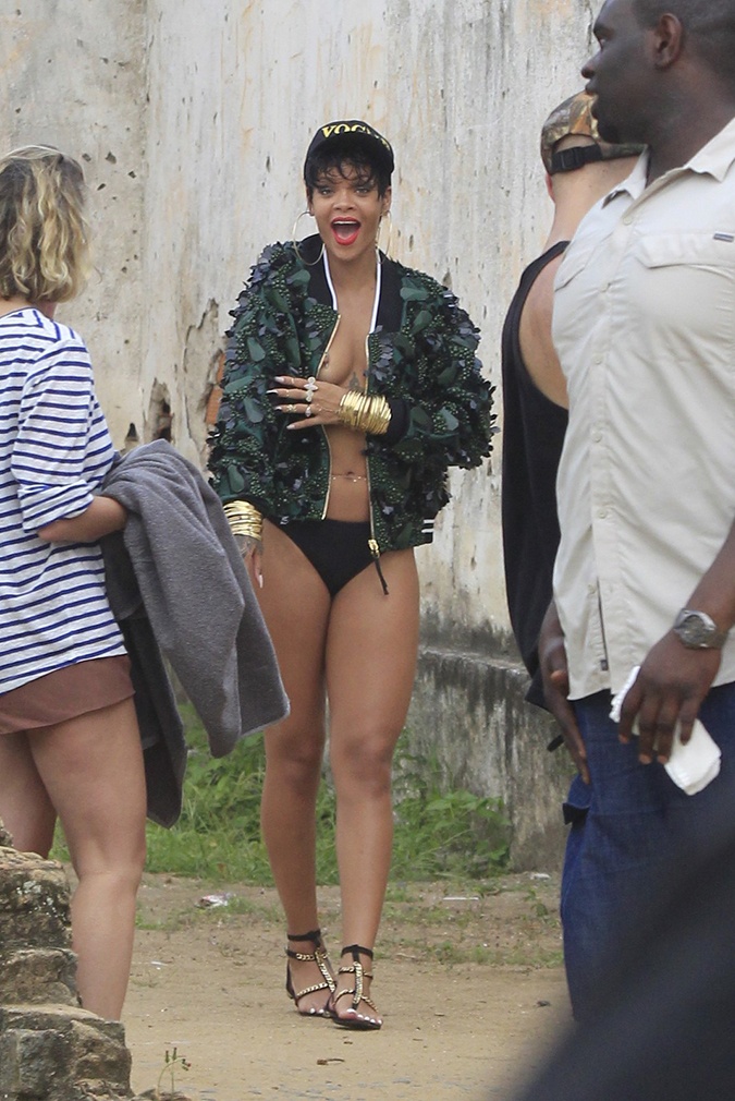 Rihanna-308
