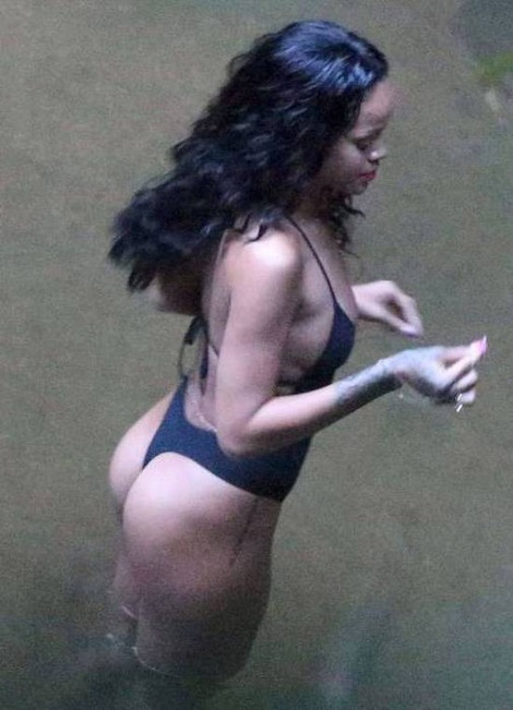 rihanna-1 7