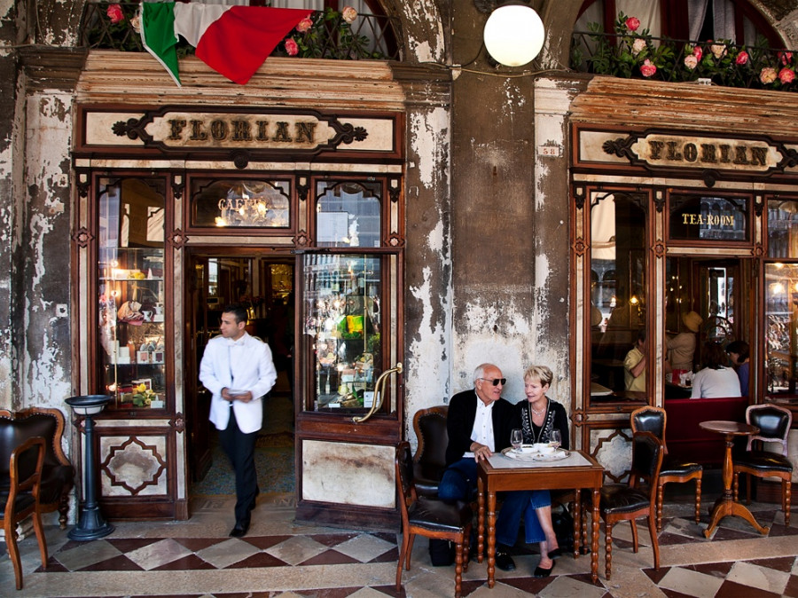 caffe-florian-venice-italy 76588 990x742