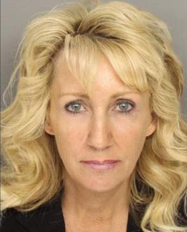 koinoniki-leitourgos-paidia-fulakismena1-570